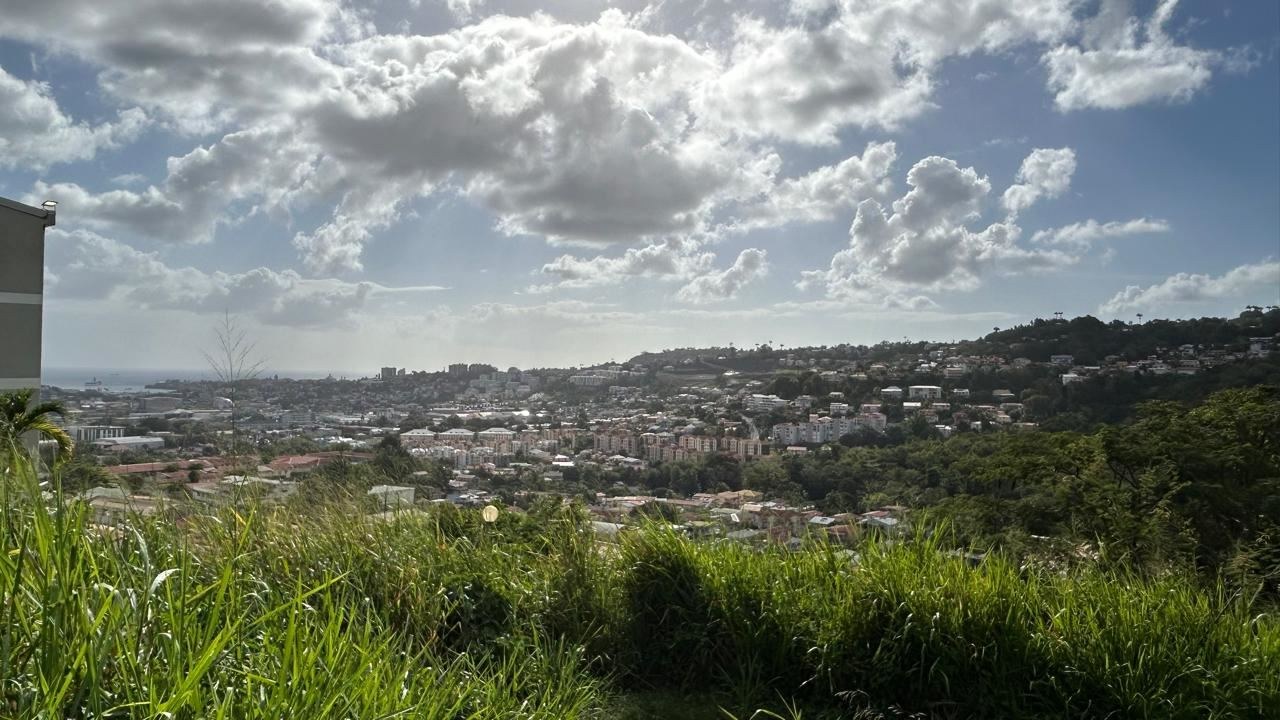 Terrain — FORT-DE-FRANCE